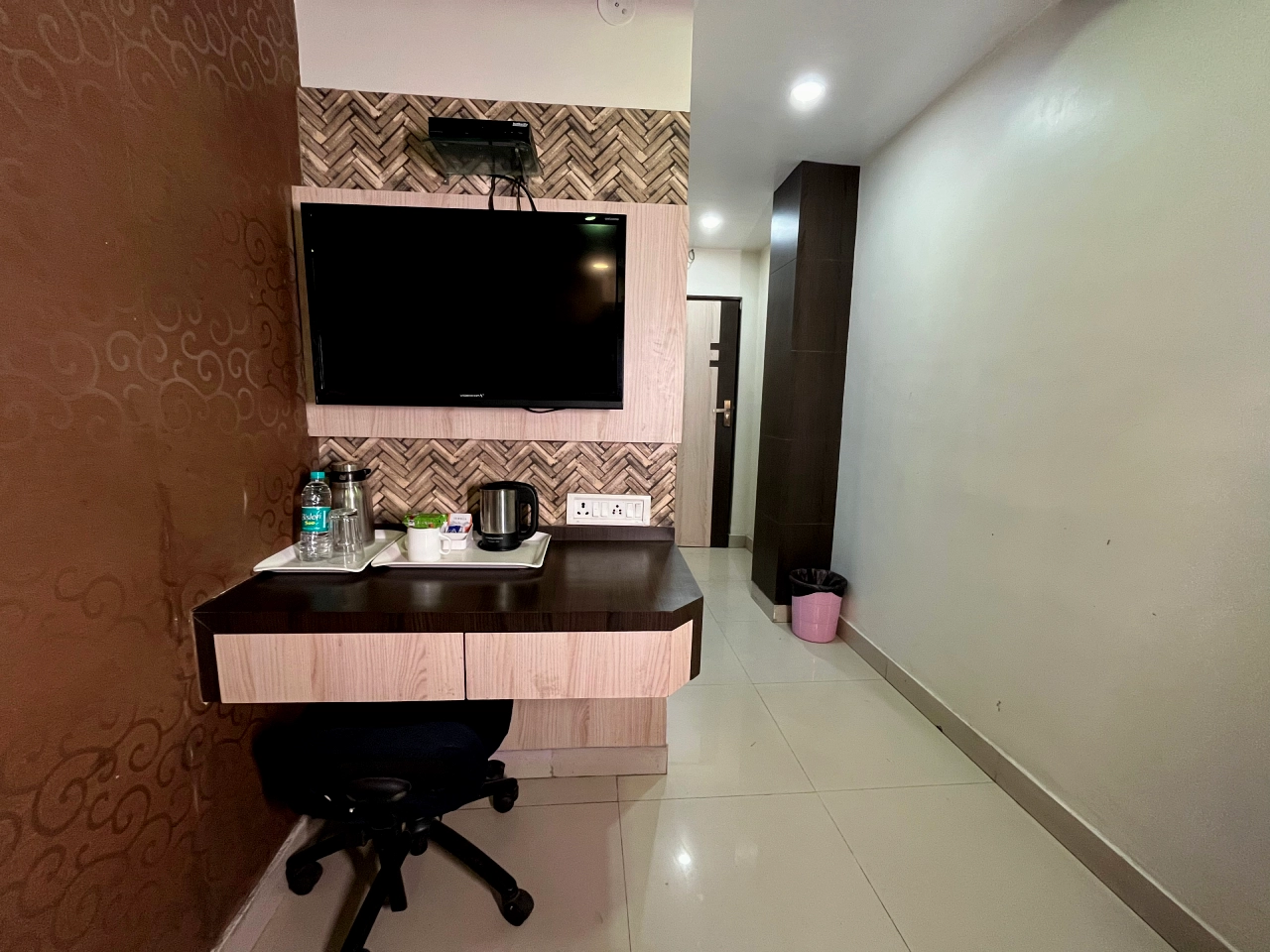 continentallodge.com Photos